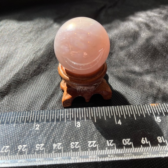 Rose quartz sphere small - Picture 4 of 12